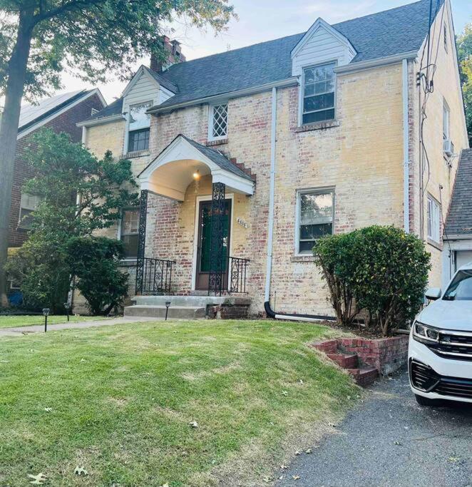 Dc'S Best Location 4 Bed With Parking Walk To Metro And Nightlife Bethesda Row Chevy Chase Kültér fotó