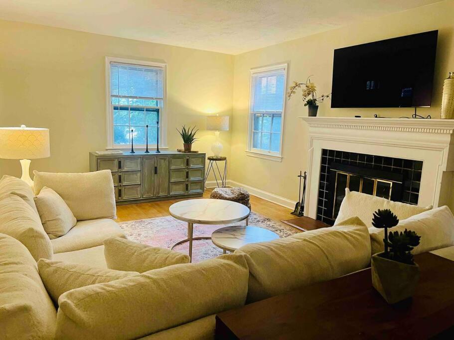 Dc'S Best Location 4 Bed With Parking Walk To Metro And Nightlife Bethesda Row Chevy Chase Kültér fotó