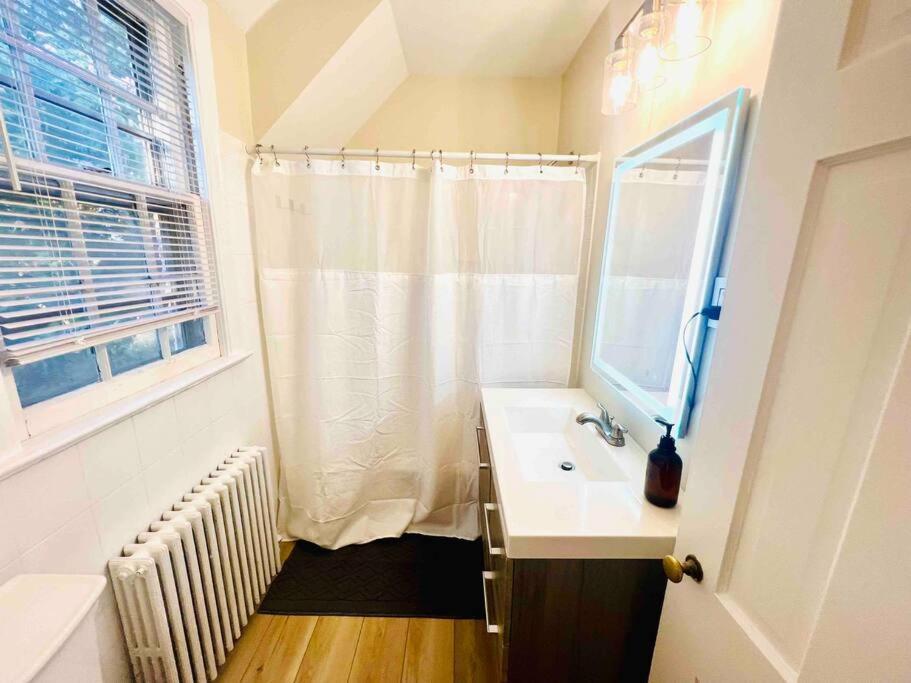 Dc'S Best Location 4 Bed With Parking Walk To Metro And Nightlife Bethesda Row Chevy Chase Kültér fotó